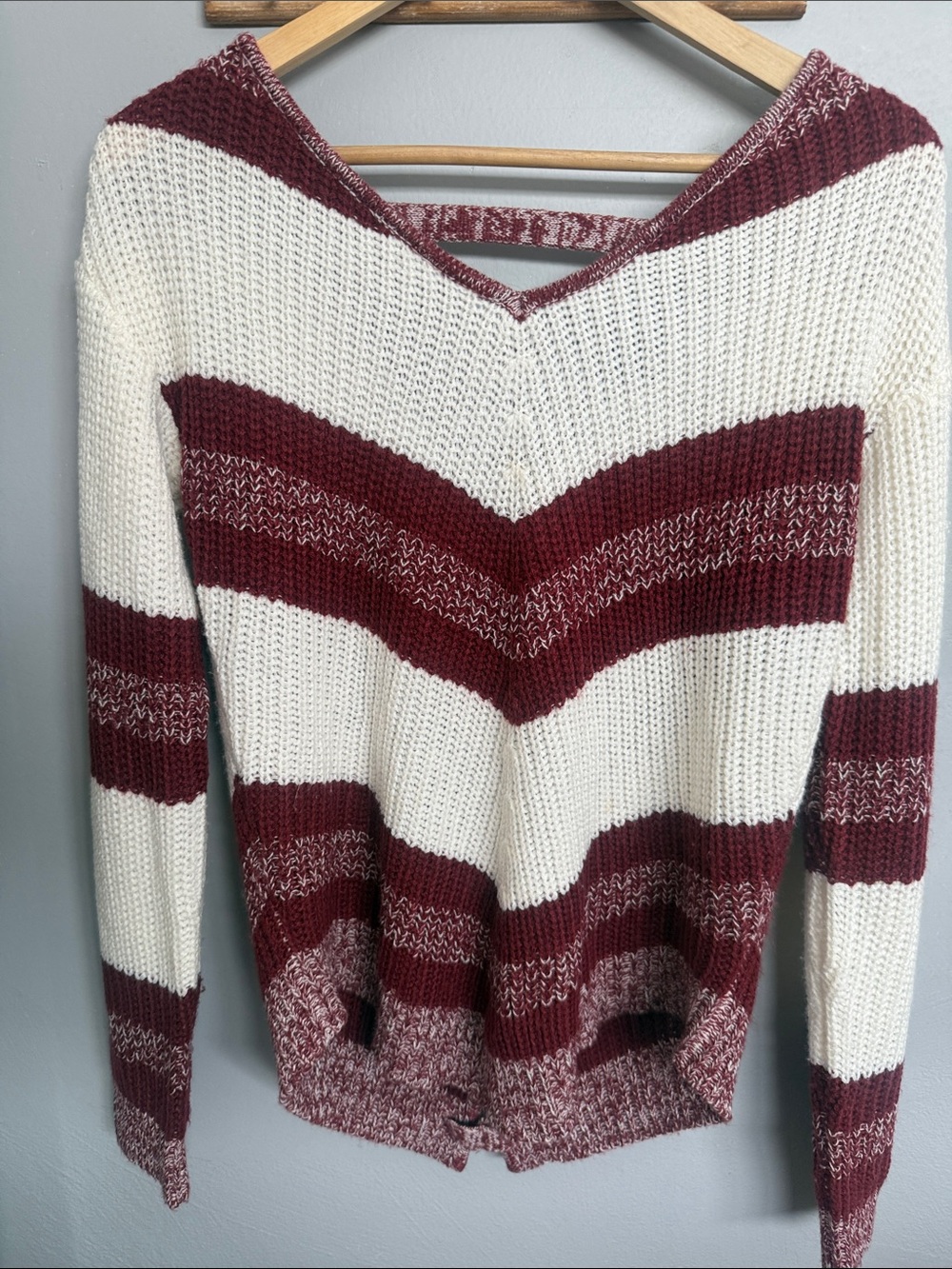 Derek Heart Burgundy Ivory Chevron Lace-Up Back Sweater - Medium